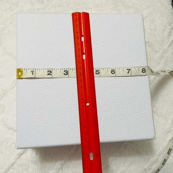 Dior Gift Box - Picture 4 of 11